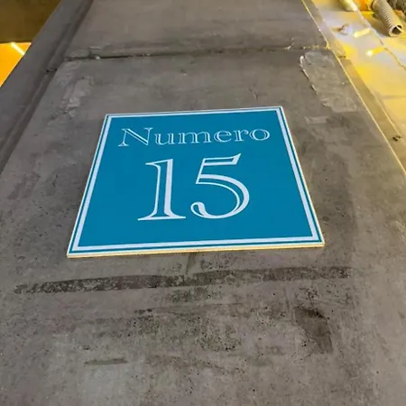 Numero 15 4* Nápoles