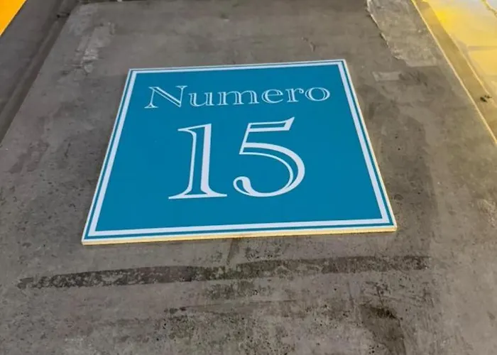 Numero 15 4* ナポリ